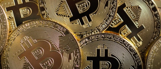 Çevrimiçi Kumarhaneler için Bitcoin ve Geleneksel Ödeme Yöntemleri: Artıları ve Eksileri